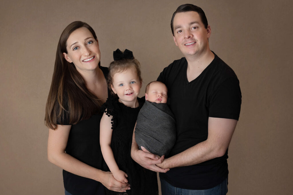 family newborn photos taken buy an ashburn VA Newborn photographer