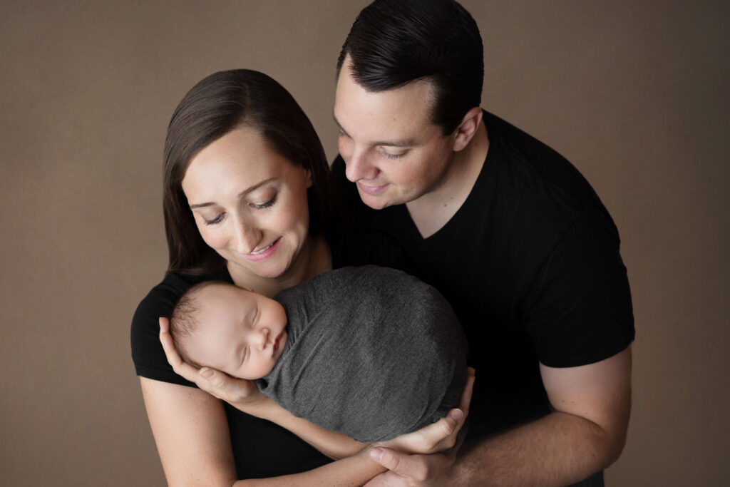 parent newborn photos taken buy an ashburn VA Newborn photographer